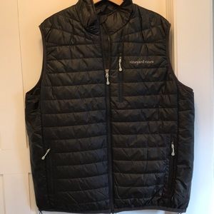 Men’s Vineyard Vines black vest